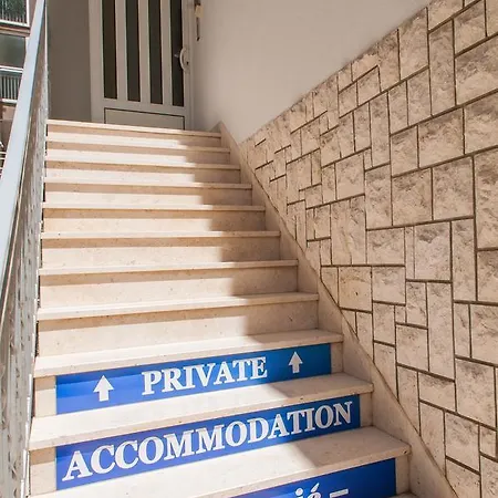 بيت ضيافة Apartmans And Madunic I 3*