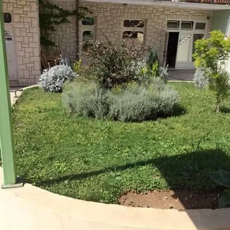 Πανσιόν Apartmans And Madunic I