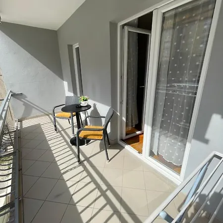 Apartmans And Madunic I Pensionat 3*