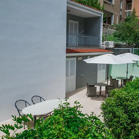 Apartmans And Madunic I Pensionat